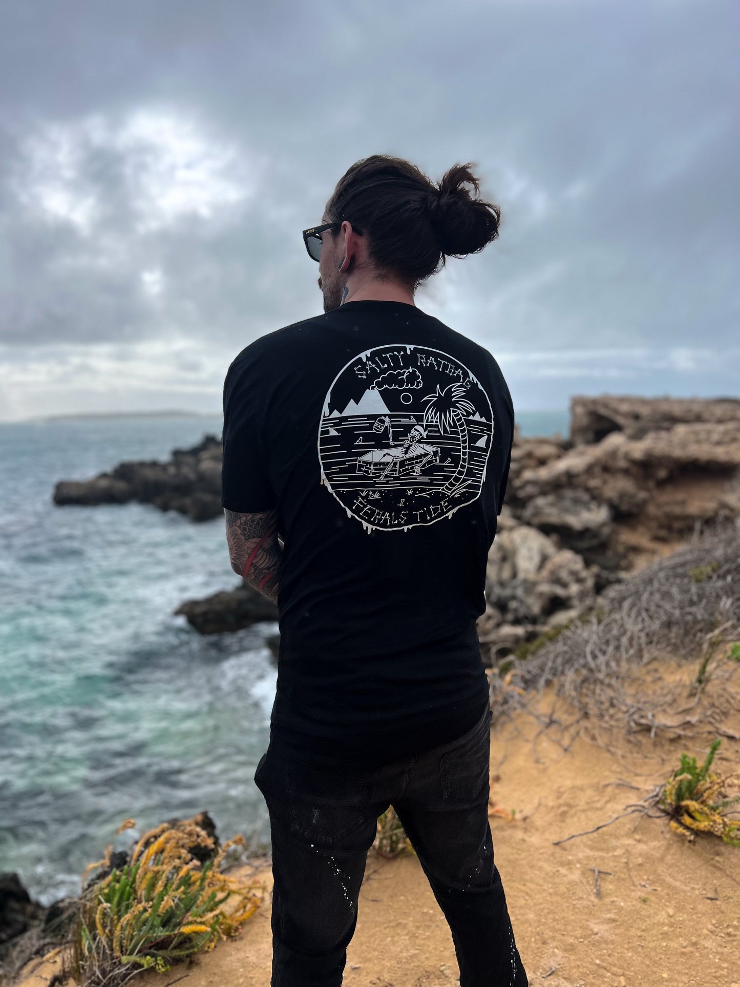 MEN'S SALTY RATBAG TEE